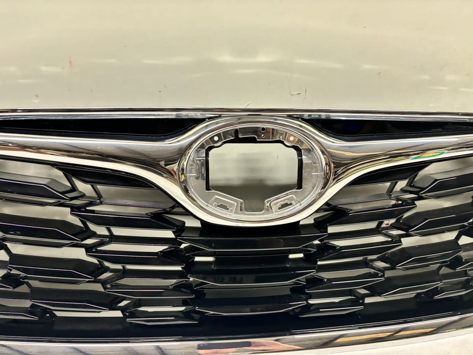 đniceđ 53111-0E250 2020 2021 2022 toyota highlander chrome front oem grille - Image 8