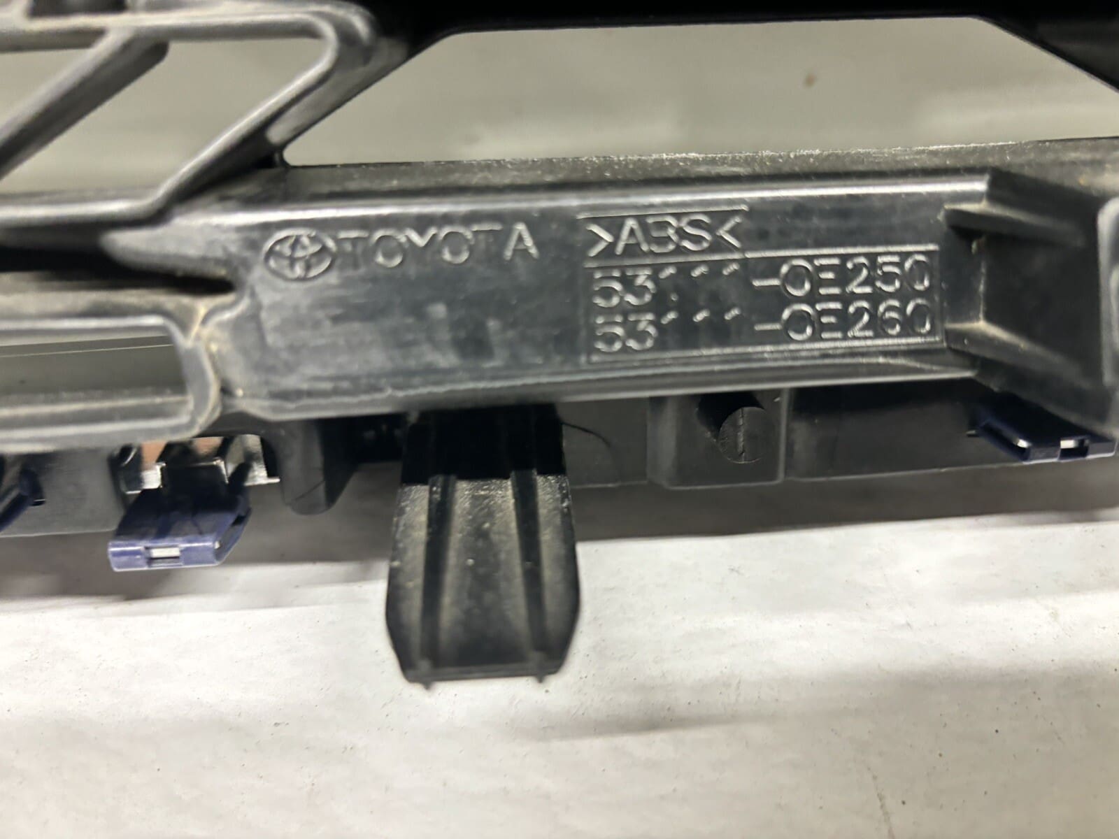 đniceđ 53111-0E250 2020 2021 2022 toyota highlander chrome front oem grille - Image 14
