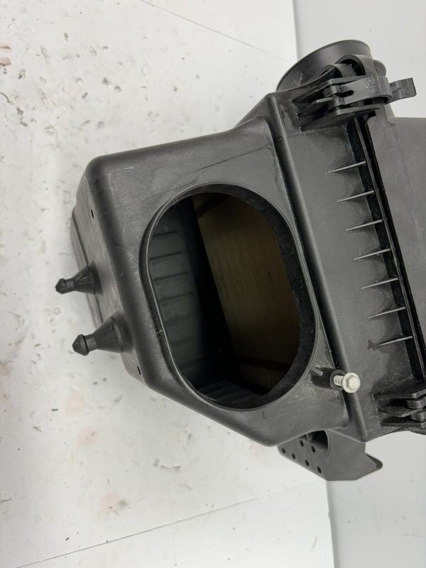 OEM jl349600aa 2018-2021 Lincoln Navigator 2018-2022 Expedition Air Cleaner Box - Image 12