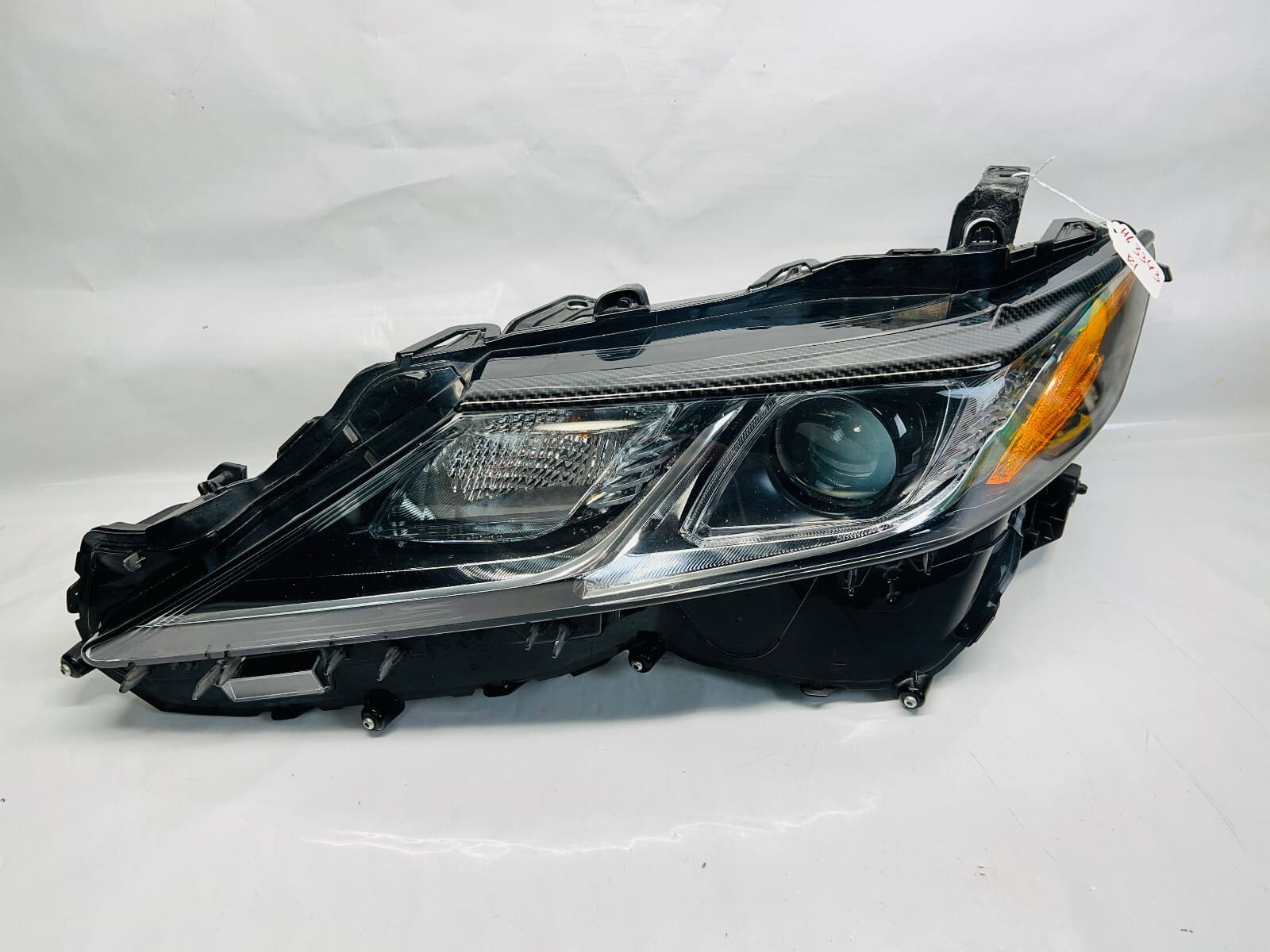 1999-2001 2002 2003 2004 2005 2006 Gmc Sierra Gmc Yukon Front Right Headlight - Image 7