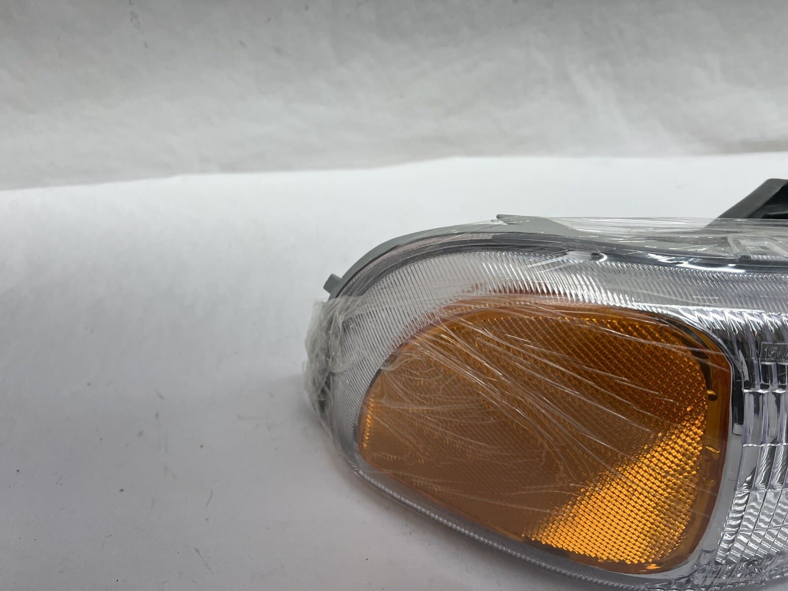 1999-2001 2002 2003 2004 2005 2006 Gmc Sierra Gmc Yukon Front Right Headlight - Image 11