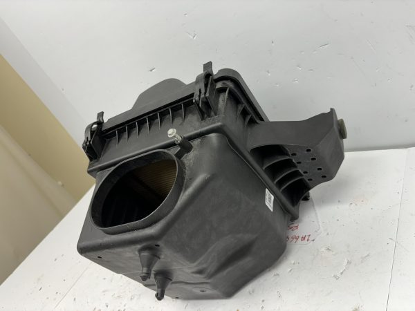 OEM jl349600aa 2018-2021 Lincoln Navigator 2018-2022 Expedition Air Cleaner Box - Image 14