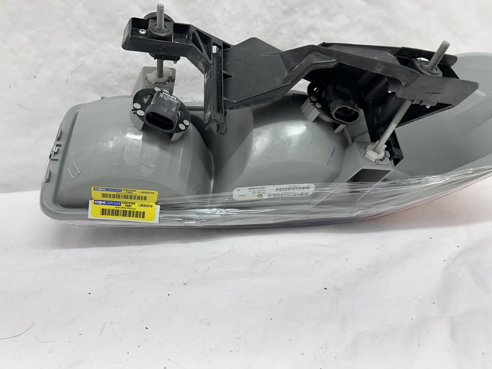 1999-2001 2002 2003 2004 2005 2006 Gmc Sierra Gmc Yukon Front Right Headlight - Image 14