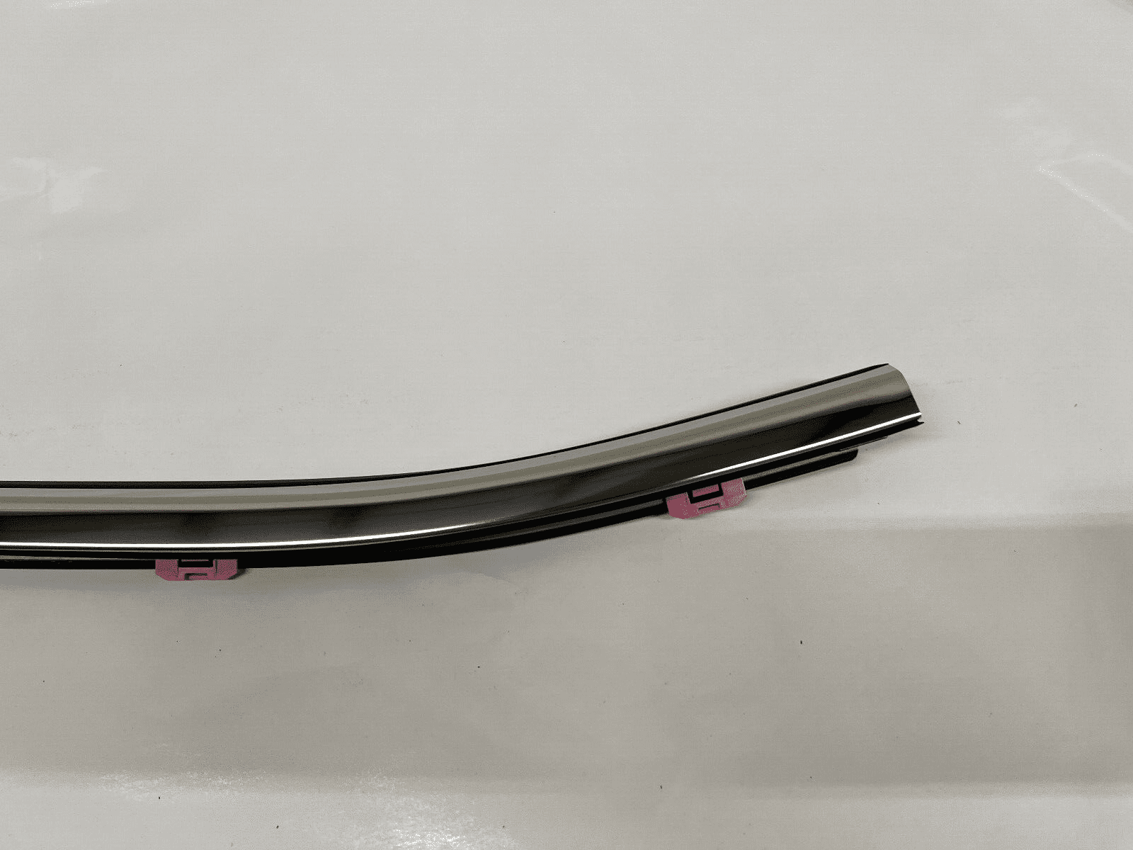 84842450 2019 2020 2021 2022 2023 gmc sierra rear left door belt molding oem - Image 3