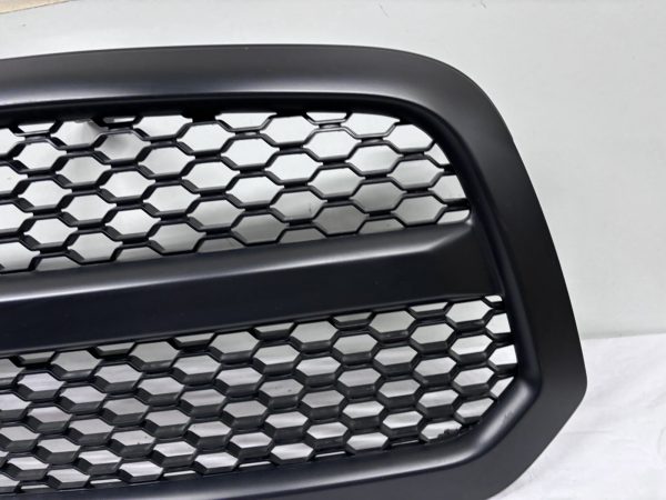 2013 2014 2015 2016 2017 2018 DODGE RAM 1500 FRONT OEM GRILLE GENUINE 68197703AA - Image 3