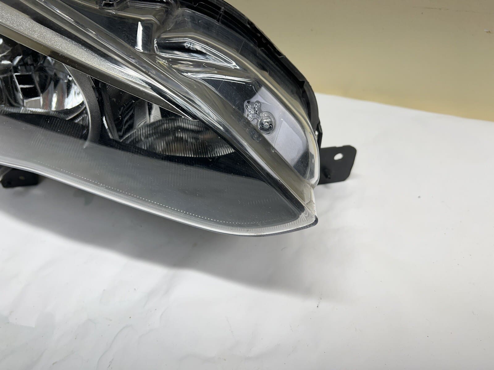 2017 2018 2019 2020 2021 2022 2023 SUBARU IMPREZA HALOGEN RIGHT OEM HEADLIGHT - Image 4