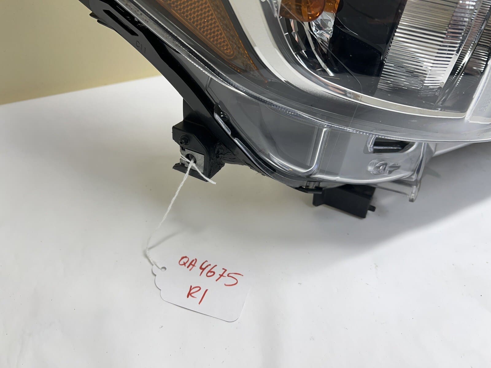 2017 2018 2019 2020 2021 2022 2023 SUBARU IMPREZA HALOGEN RIGHT OEM HEADLIGHT - Image 9