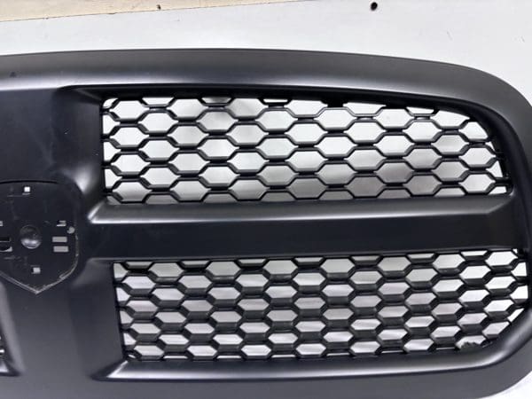 2013 2014 2015 2016 2017 2018 DODGE RAM 1500 FRONT OEM GRILLE GENUINE 68197703AA - Image 5
