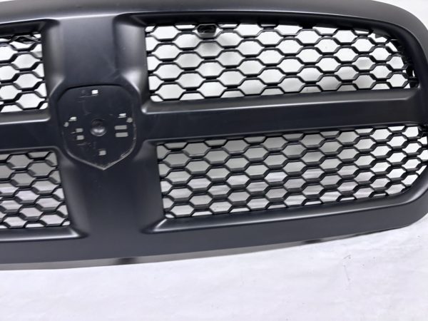 2013 2014 2015 2016 2017 2018 DODGE RAM 1500 FRONT OEM GRILLE GENUINE 68197703AA - Image 6
