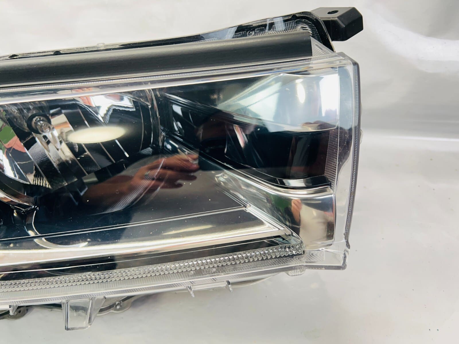 2017 2018 2019 TOYOTA HIGHLANDER HALOGEN LED FRONT RIGHT OEM HEADLIGHT - Image 2