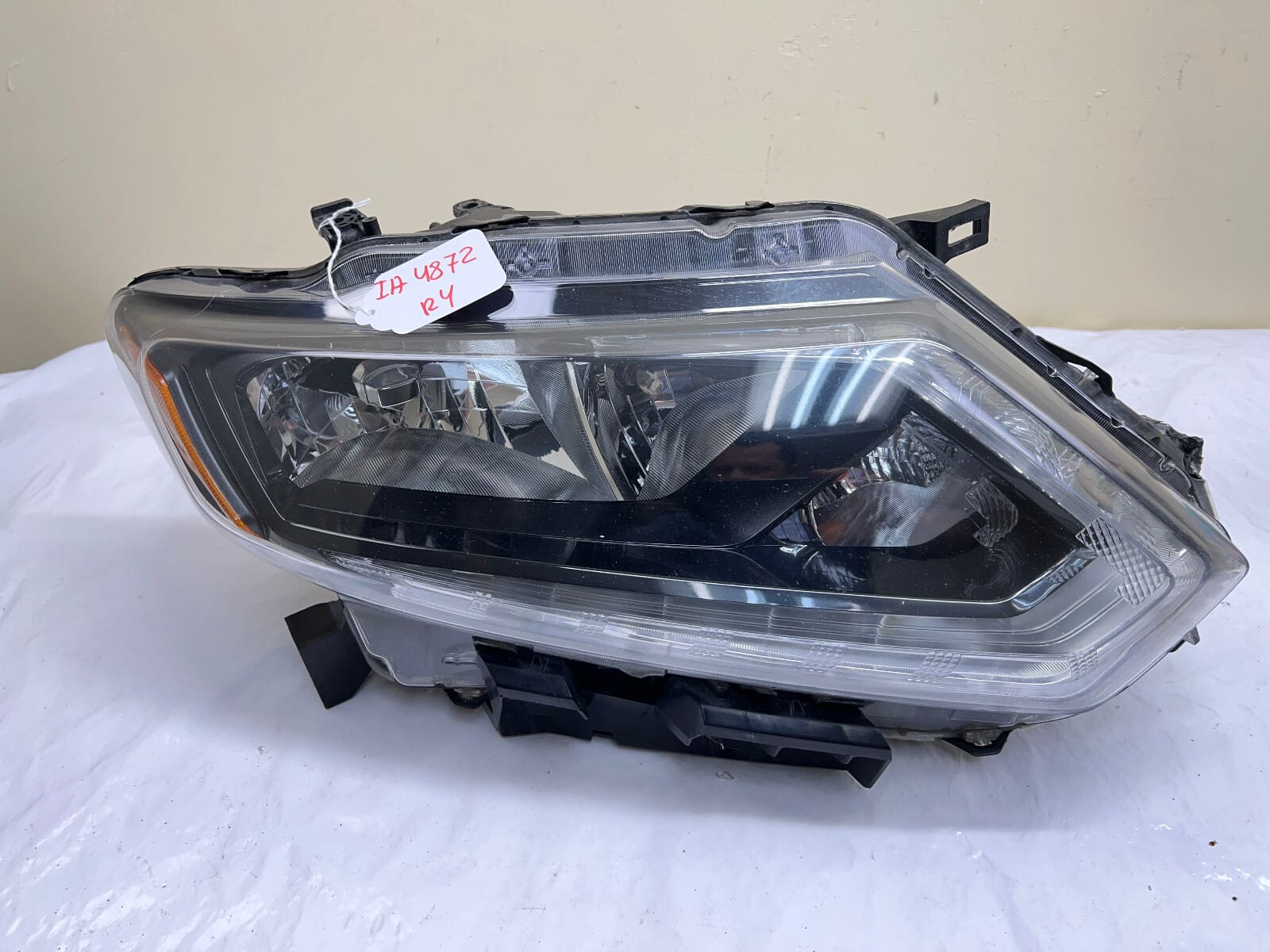 2014 2015 2016 NISSAN ROGUE HALOGEN LED FRONT RIGHT OEM HEADLIGHT