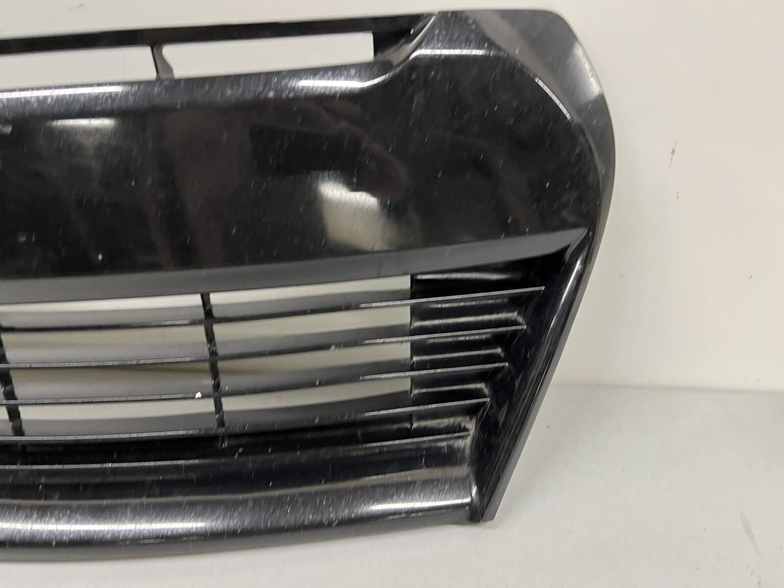 2014 2015 2016 TOYOTA COROLLA FRONT OEM LOWER GRILLE 5310202210 - Image 3