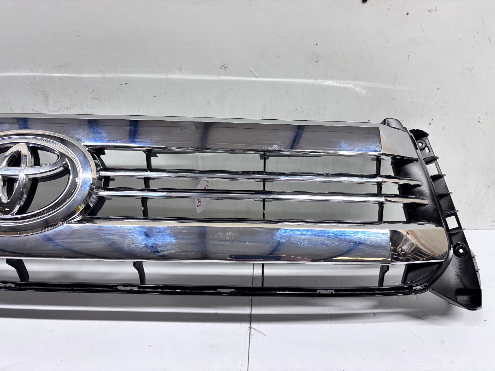 NICE 2014 2015 2016 2017 TOYOTA TUNDRA UPPER CHROME FRONT OEM GRILLE GENUINE - Image 3