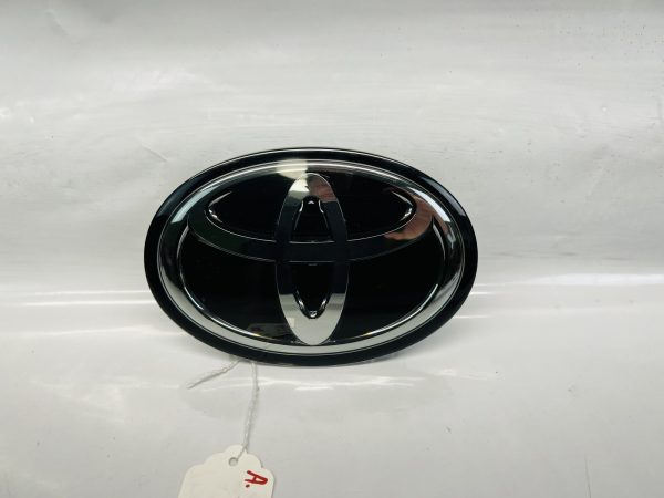 53141-33130 TOYOTA AVALON HIGHLANDER CAMRY SIENNA RAV4 FRONT OEM EMBLEM GENUINE