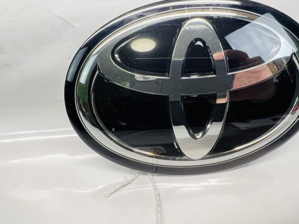 53141-33130 TOYOTA AVALON HIGHLANDER CAMRY SIENNA RAV4 FRONT OEM EMBLEM GENUINE - Image 7