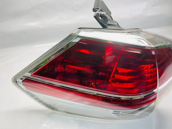 2014 2015 2016 NISSAN ROGUE HALOGEN REAR LEFT OEM TAIL LIGHT - Image 8