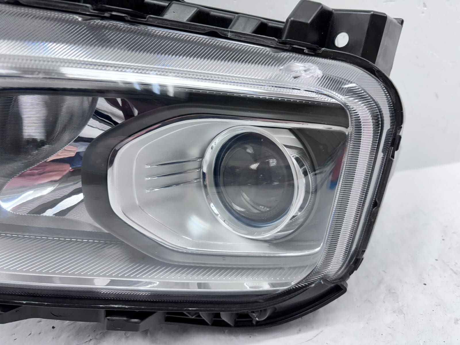 2018 2019 2020 2021 HYUNDAI KONA HALOGEN FRONT LEFT OEM HEADLIGHT 92101-J9020 - Image 4