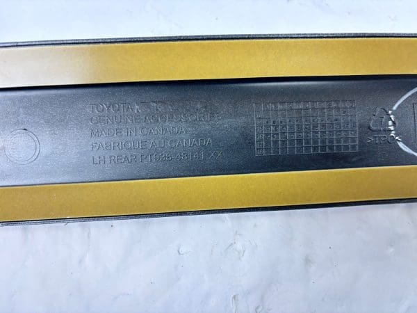 2014-2019 TOYOTA HIGHLANDER GRAY REAR LEFT DOOR OEM MOLDING TRIM pt938-48141-xx - Image 12