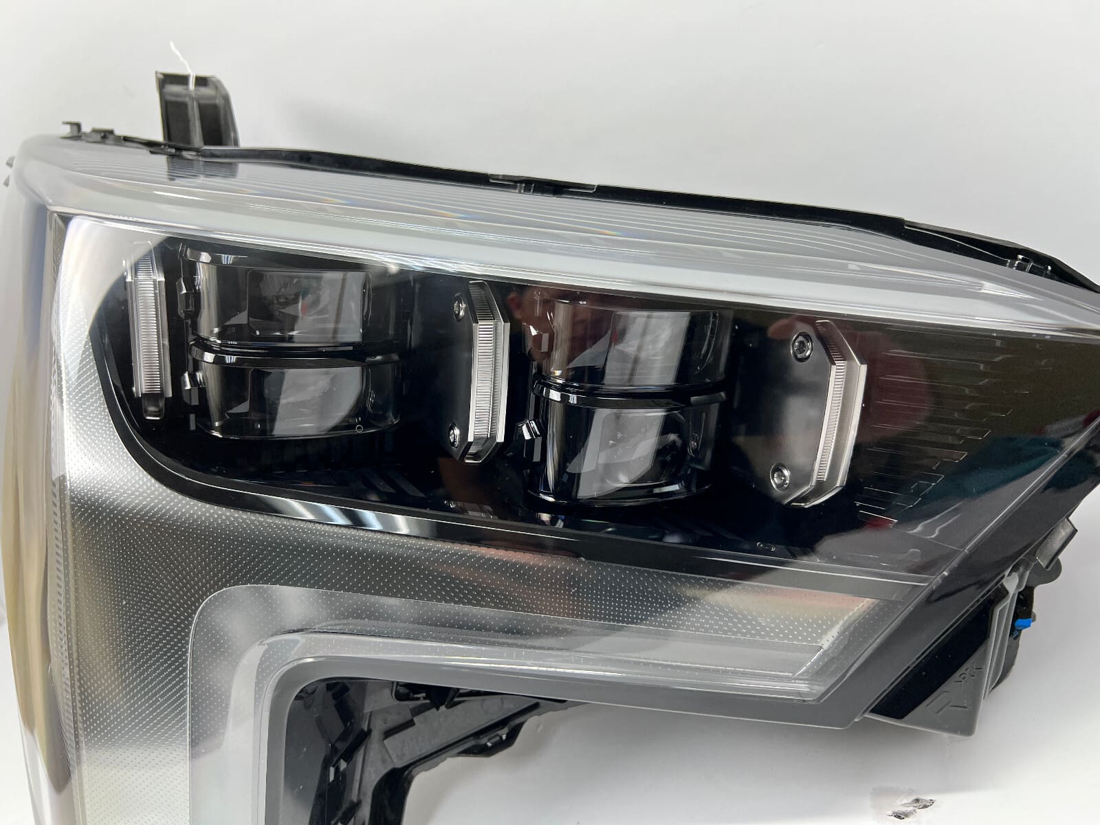 2022 2023 2024 toyota tundra platinum full led front right oem headlight - Image 4