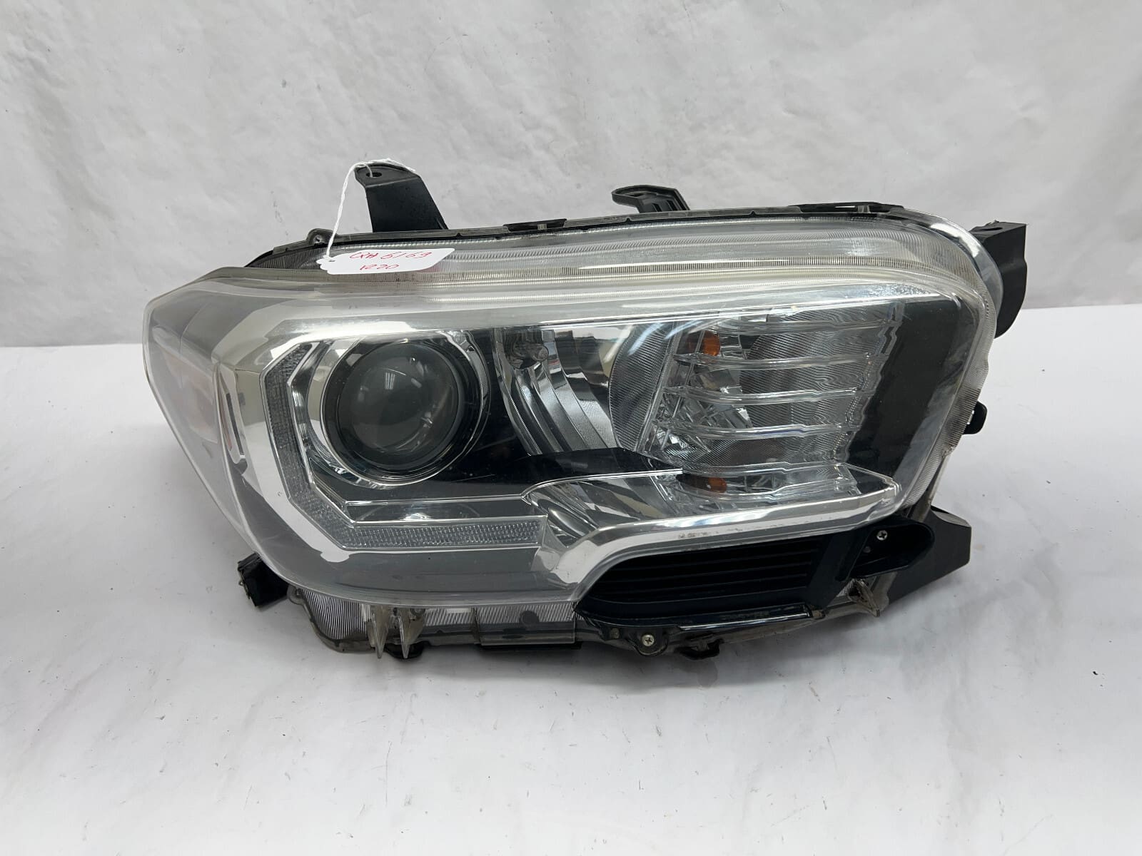 2016 2017 2018 2019 2020 2021 2022 toyota tacoma haloge led right oem headligh - Image 2