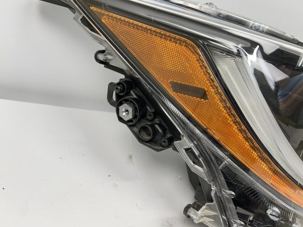 2020 2021 2022 TOYOTA COROLLA FULL LED FRONT RIGHT OEM HEADLIGHT BROKEN TABS - Image 10