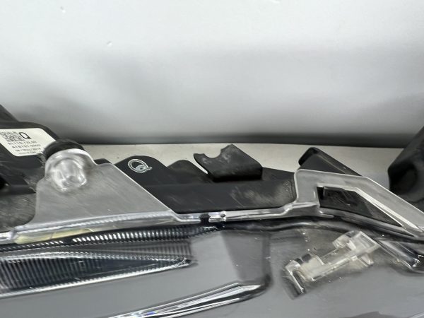 2020 2021 2022 TOYOTA COROLLA FULL LED FRONT RIGHT OEM HEADLIGHT BROKEN TABS - Image 14