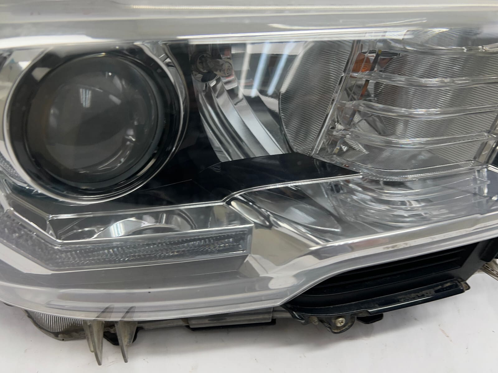 2016 2017 2018 2019 2020 2021 2022 toyota tacoma haloge led right oem headligh - Image 6
