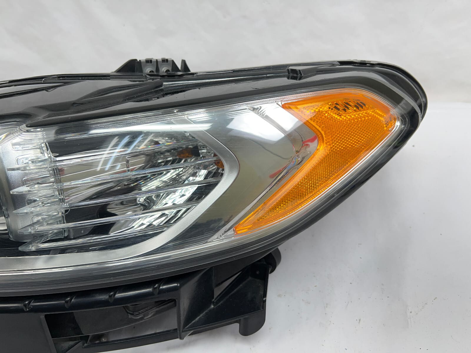 2013 2014 2015 2016 ford fusion halogen front left oem headlight - Image 4