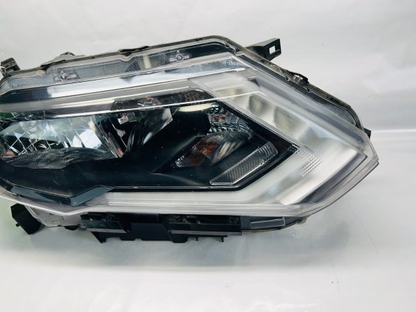 2017 2018 2019 2020 NISSAN ROGUE HALOGEN LED FRONT RIGHT OEM HEADLIGHT - Image 2
