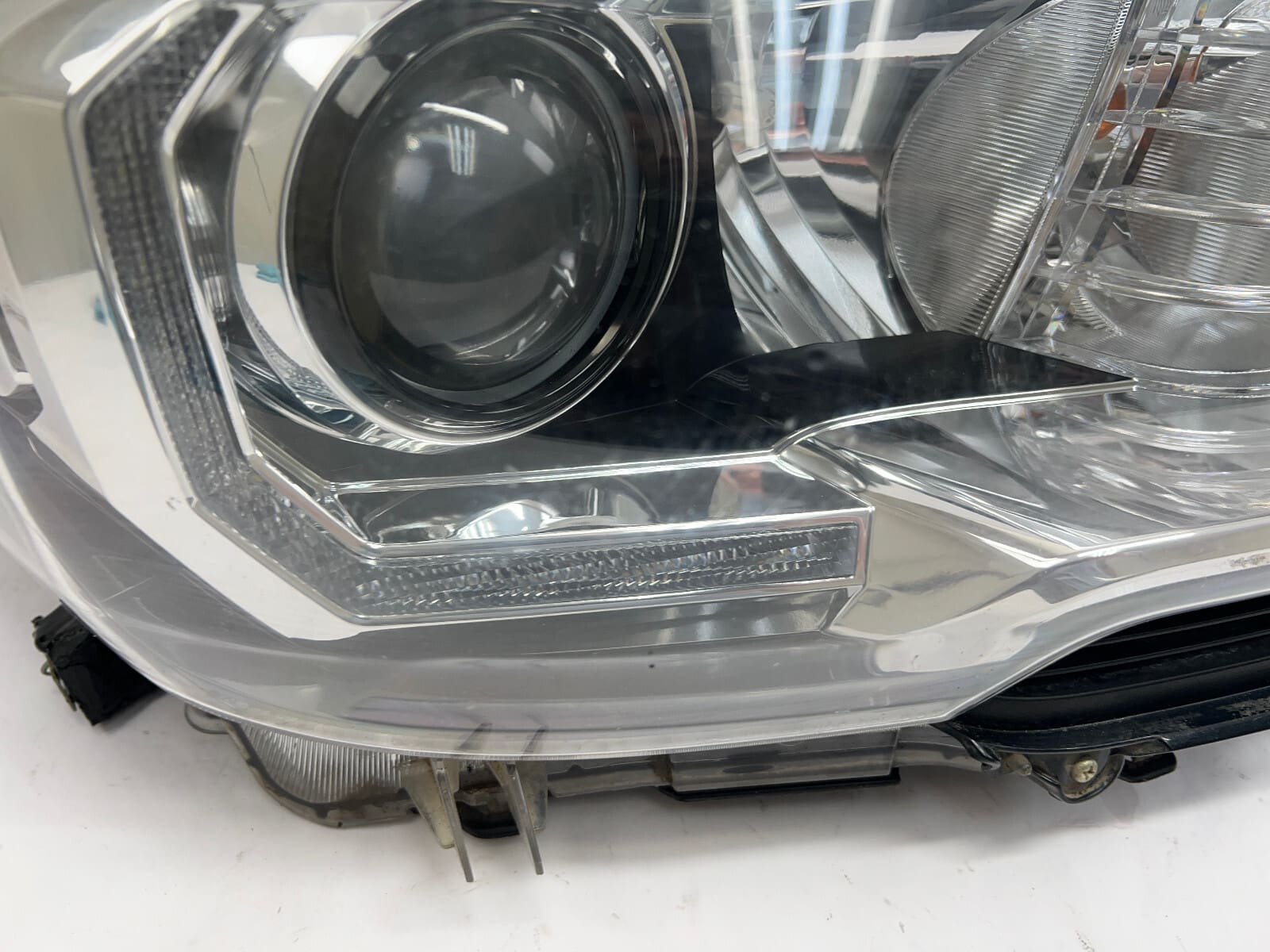 2016 2017 2018 2019 2020 2021 2022 toyota tacoma haloge led right oem headligh - Image 7