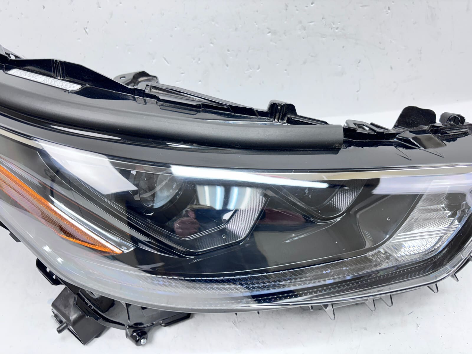 100008A0M4 2020 2021 2022 2023 TOYOTA HIGHLANDER LED FRONT RIGHT OEM HEADLIGHT - Image 4