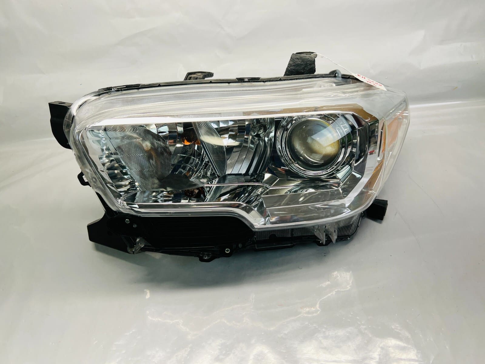 2016 2017 2018 2019 2020 2021 2022 TOYOTA TACOMA HALOGEN LEFT OEM HEADLIGHT