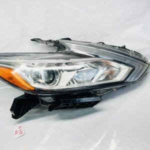 2016 2017 2018 NISSAN ALTIMA HALOGEN FRONT RIGHT OEM HEADLIGHT