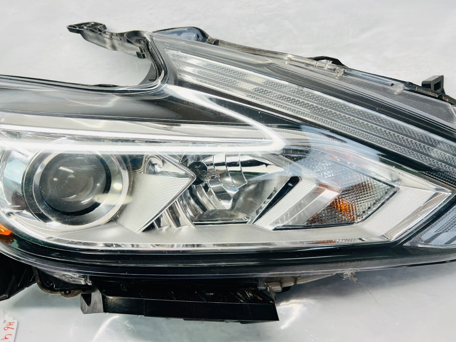 2016 2017 2018 NISSAN ALTIMA HALOGEN FRONT RIGHT OEM HEADLIGHT - Image 3