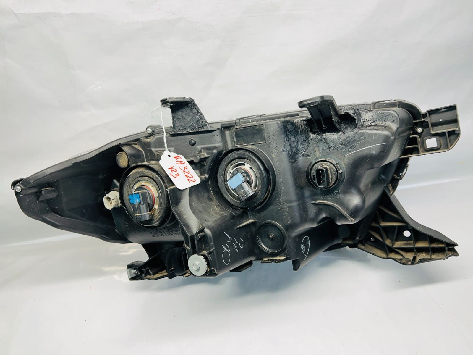 2016 2017 2018 2019 2020 2021 2022 TOYOTA TACOMA HALOGEN LEFT OEM HEADLIGHT - Image 11