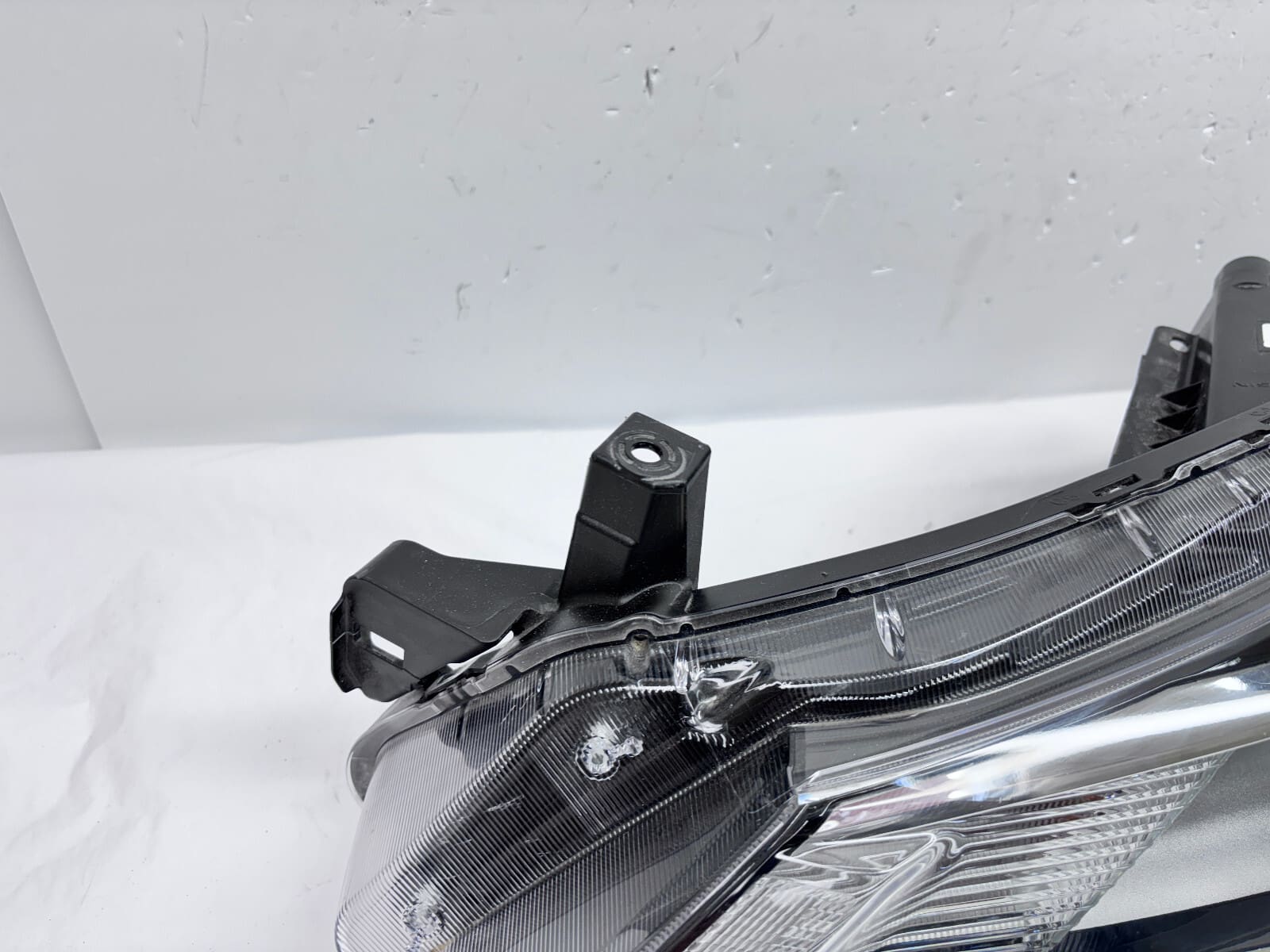2021 2022 2023 NISSAN KICKS HALOGEN FRONT LEFT OEM HEADLIGHT 26010-5R00A - Image 4