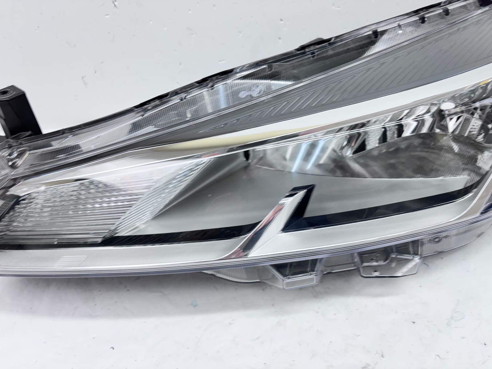 2021 2022 2023 NISSAN KICKS HALOGEN FRONT LEFT OEM HEADLIGHT 26010-5R00A - Image 7
