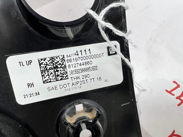 84774111  2018 2019 2020 2021 gmc terrain led rear right oem tail light - Image 18