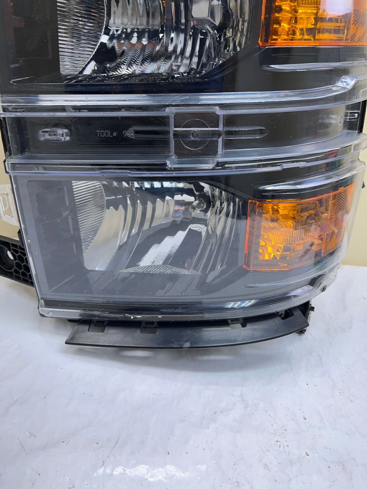 23380552 2014 2015 CHEVY SILVERADO 1500 HALOGEN FRONT LEFT OEM HEADLIGHT - Image 7