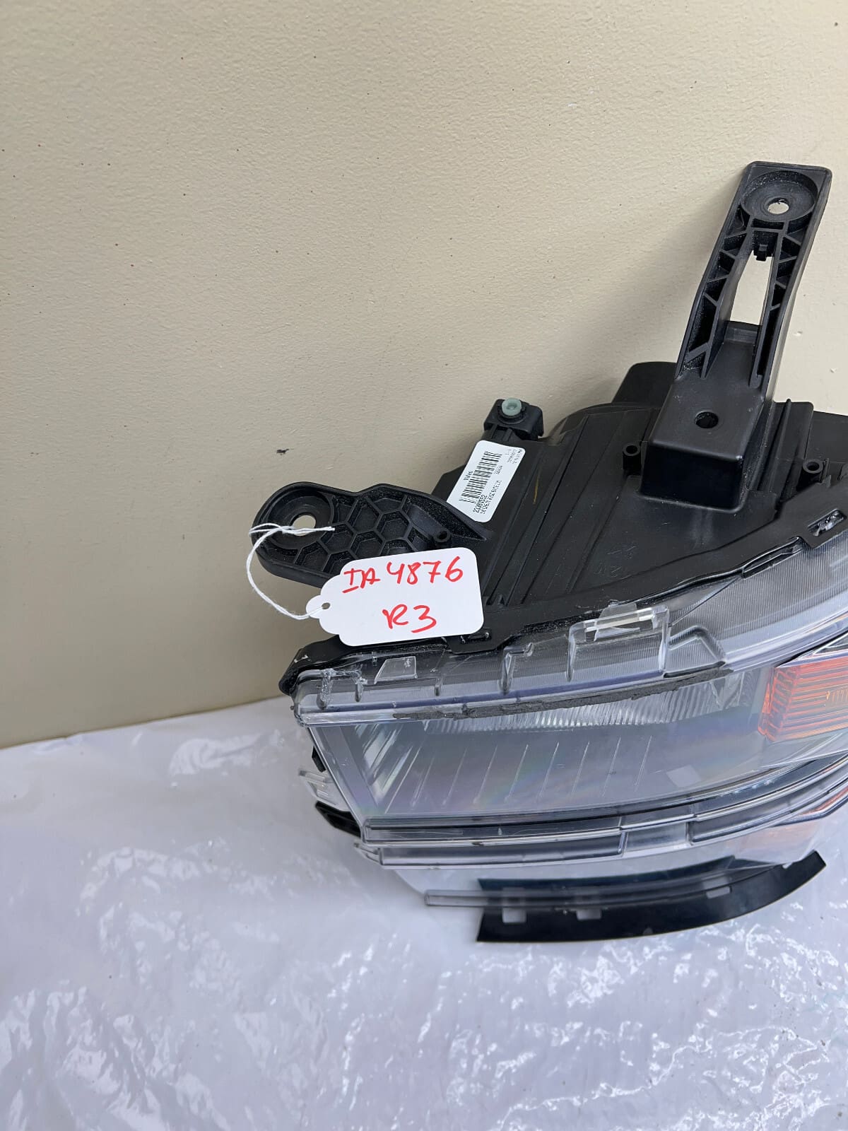 23380552 2014 2015 CHEVY SILVERADO 1500 HALOGEN FRONT LEFT OEM HEADLIGHT - Image 14