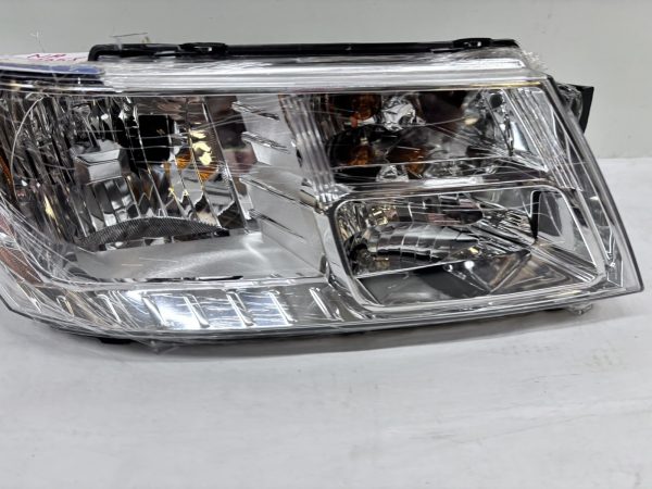 MINT 2009-2014 2015 2016 2017 2018 2019 2020 dodge journey front right headlight - Image 4