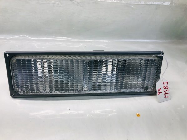 5975424 1990-1992 1993 CHEVY GMC FRONT RIGHT PARKING LIGHT C1500 K1500 2500 3500