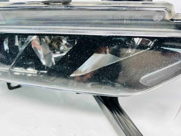 01219102 2016 2017 2018 2019 NISSAN MAXIMA FRONT RIGHT OEM FOG LIGHT HALOGEN - Image 3