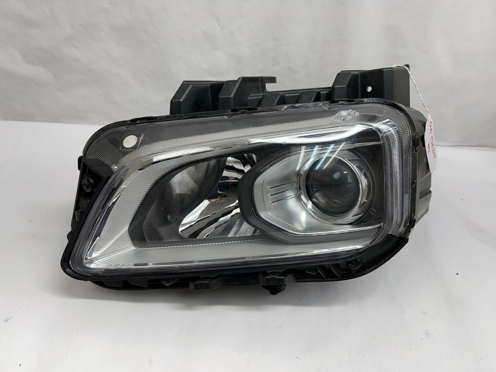 2018 2019 2020 2021 hyundai kona halogen front left oem headlight 92101-J9020