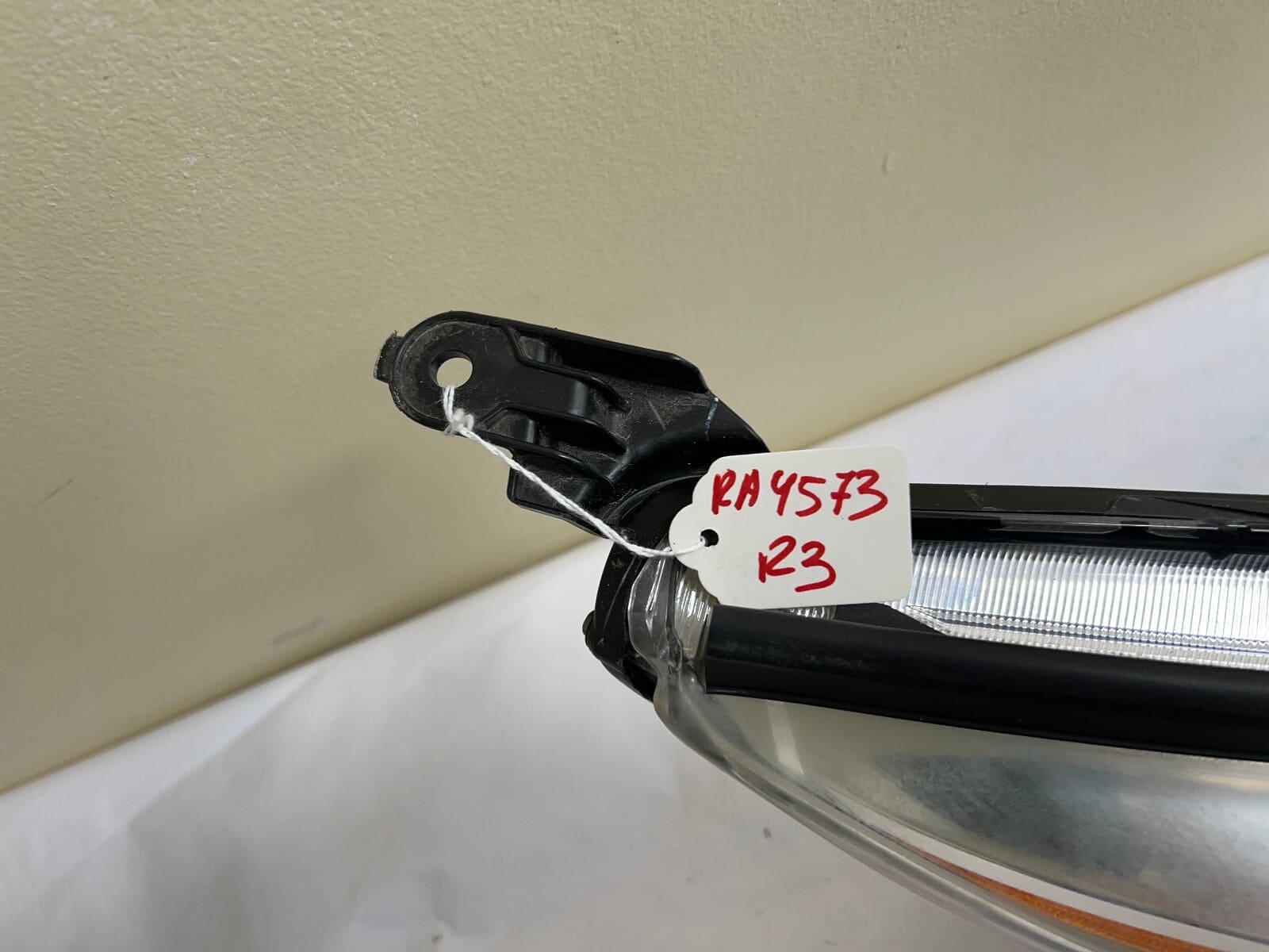 2018 2019 2020 2021 hyundai kona halogen front left oem headlight 92101-J9020 - Image 12