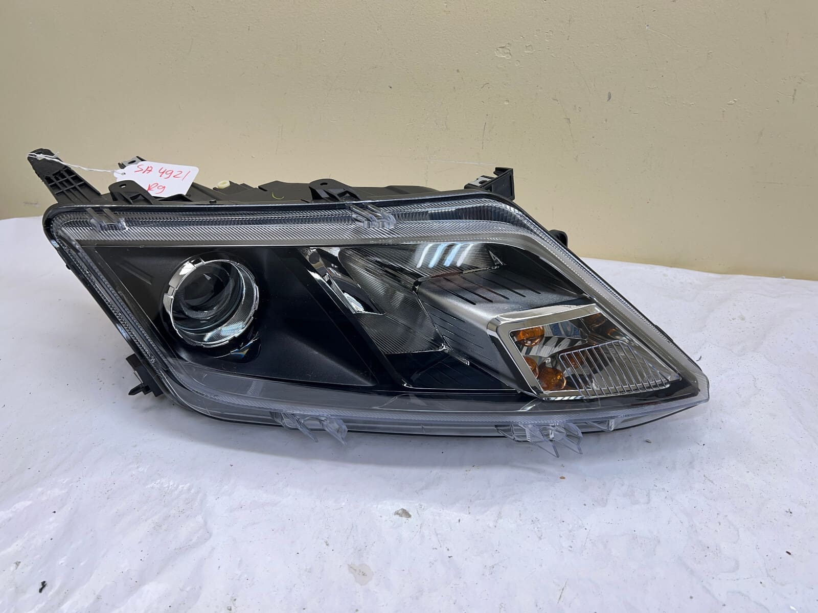 2010 2011 2012 FORD FUSION HALOGEN FRONT RIGHT CAPA HEADLIGHT