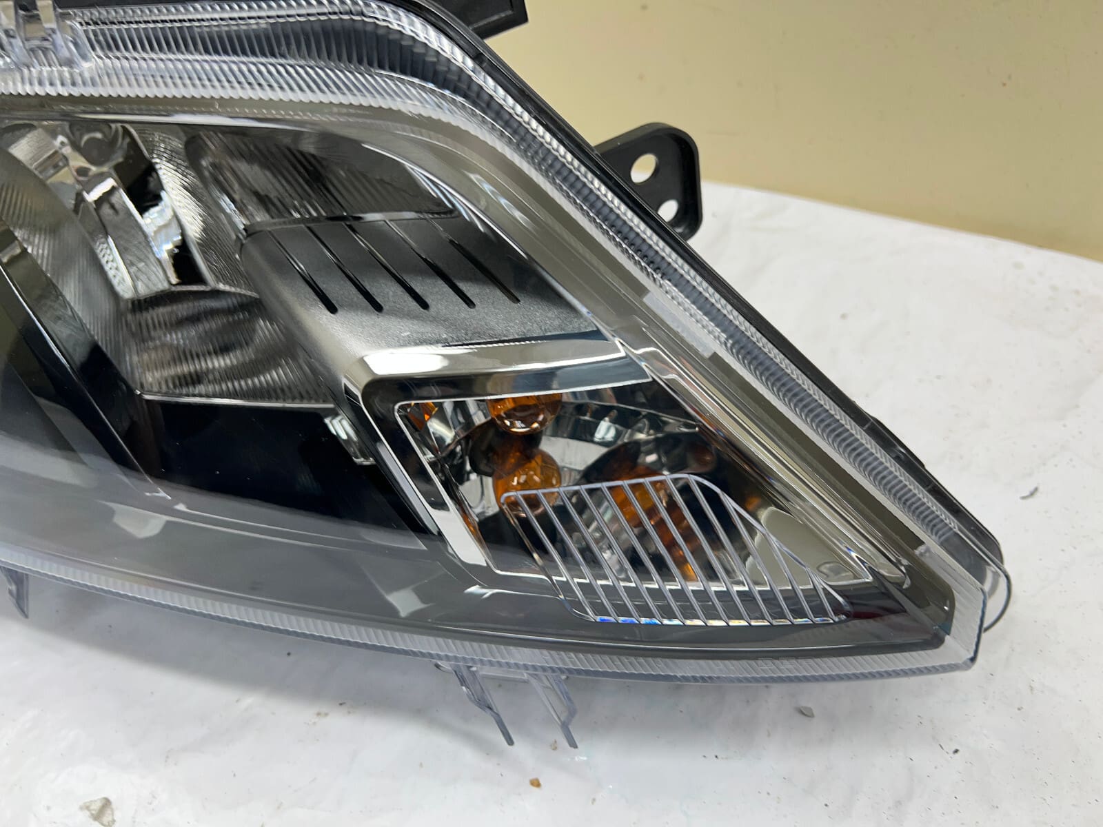 2010 2011 2012 FORD FUSION HALOGEN FRONT RIGHT CAPA HEADLIGHT - Image 4