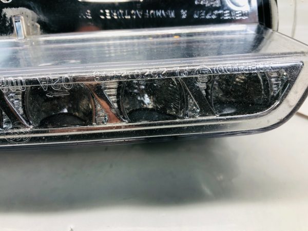 2009 2010 2011 2012 2013 MERCEDES W212 E CLASS LEFT OEM RUNNING LIGHT FOG LIGHT - Image 2