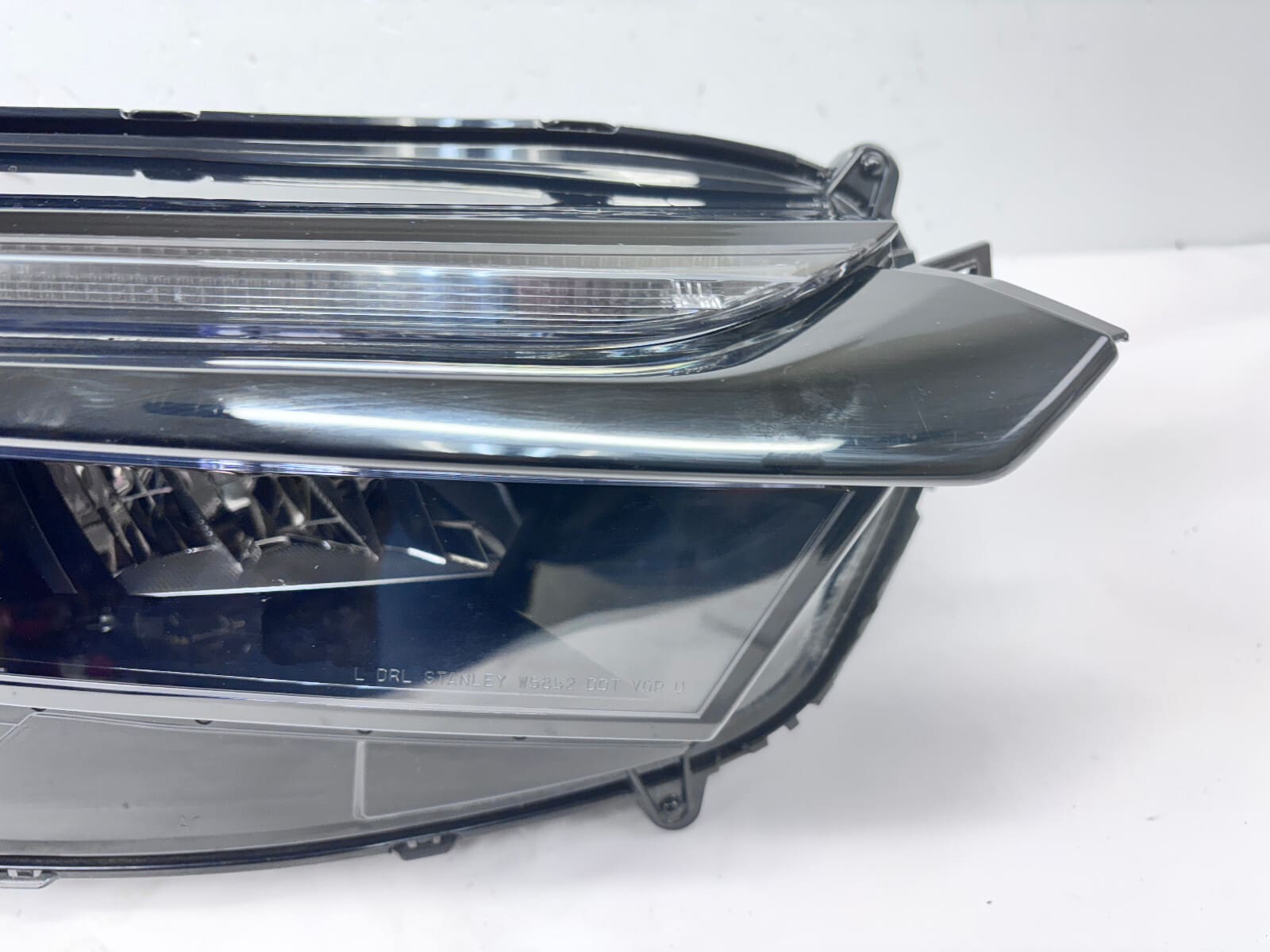 NICE 2023 2024 2025 HONDA CRV FULL LED FRONT RIGHT OEM HEADLIGHT - Image 2
