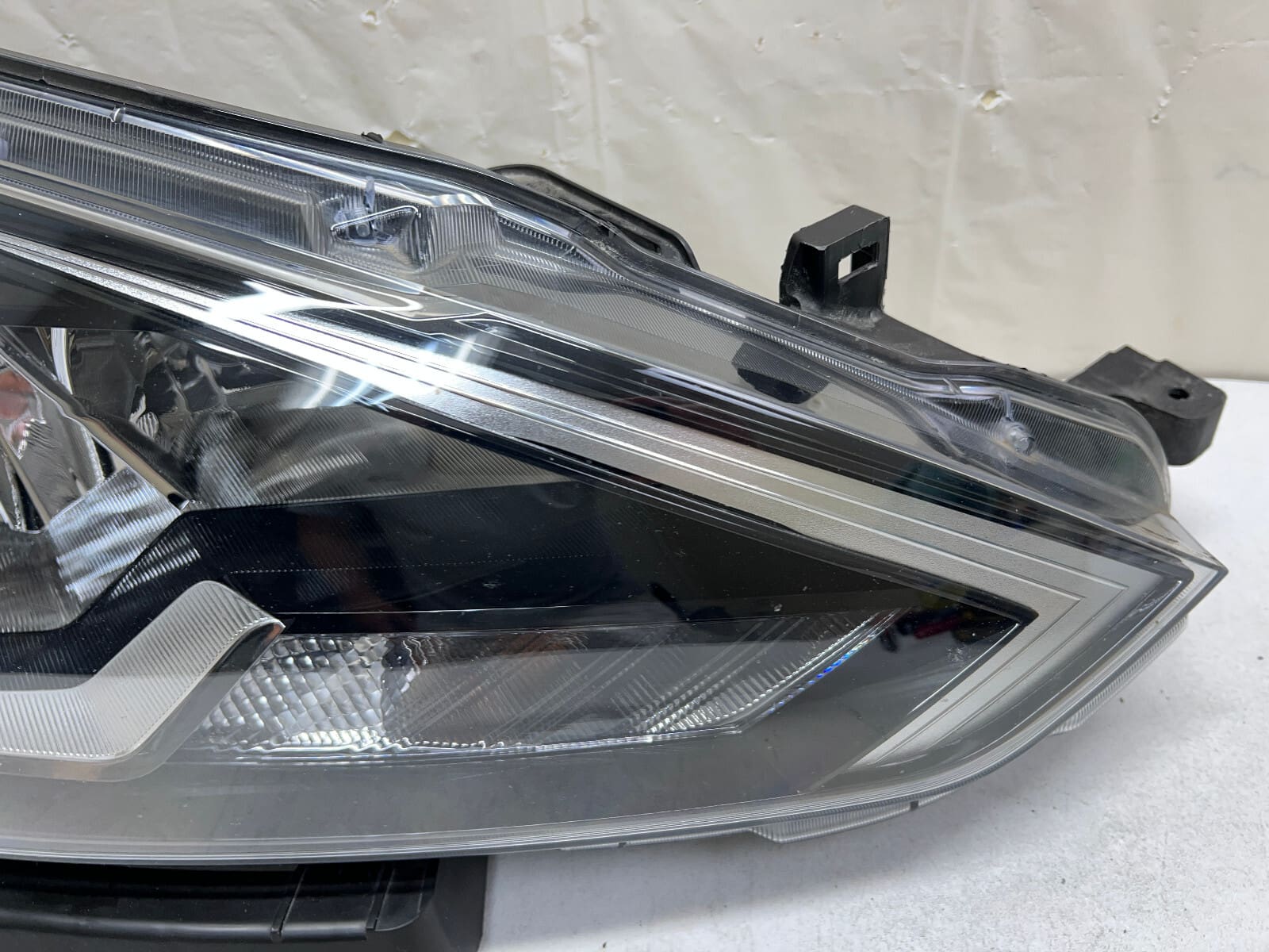 ALL TABS 2016 2017 2018 2019 NISSAN SENTRA HALOGEN FRONT RIGHT OEM HEADLIGHT - Image 4